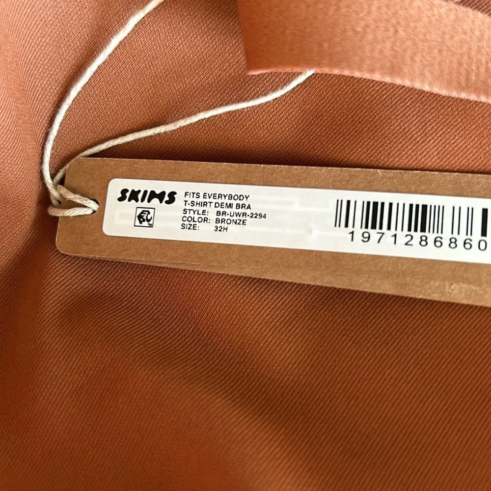 NWT SKIMS  (B25) FITS EVERYBODY T-SHIRT BRA - BRONZE / 32H - Picture 4 of 4